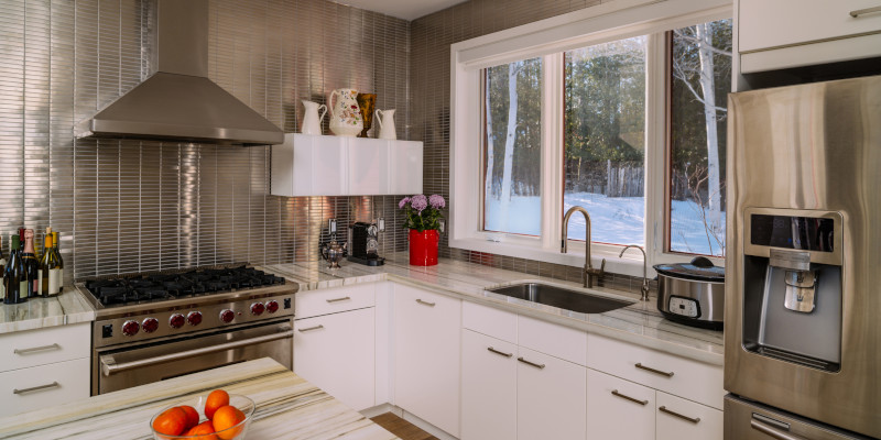 Why Stainless Steel Backsplashes are Great for Any Kitchen